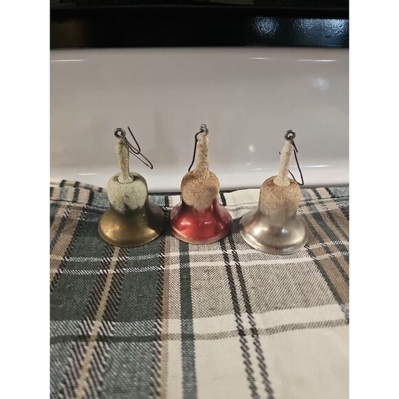 5 Vintage Glitter Snowy Metal Bells Christmas Tree Ornaments w/handle & clapper - Picture 11 of 11